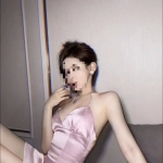 整容回来的小骚B，颜值超高，整的很像韩国妞
